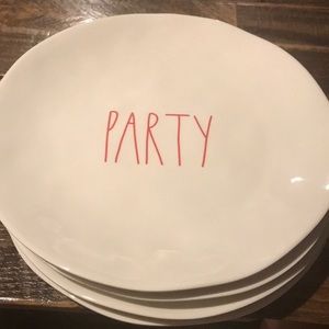 Rae Dunn plate set of 4
